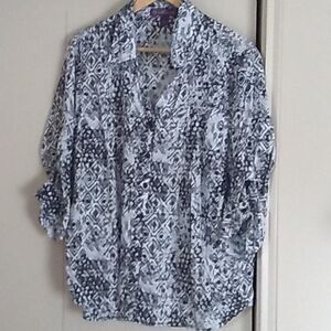 Gloria Vanderbilt button up top
